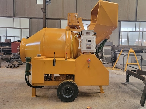 礦用濕噴臺(tái)車(chē)，礦用混凝土泵，礦用攪拌機(jī)發(fā)貨